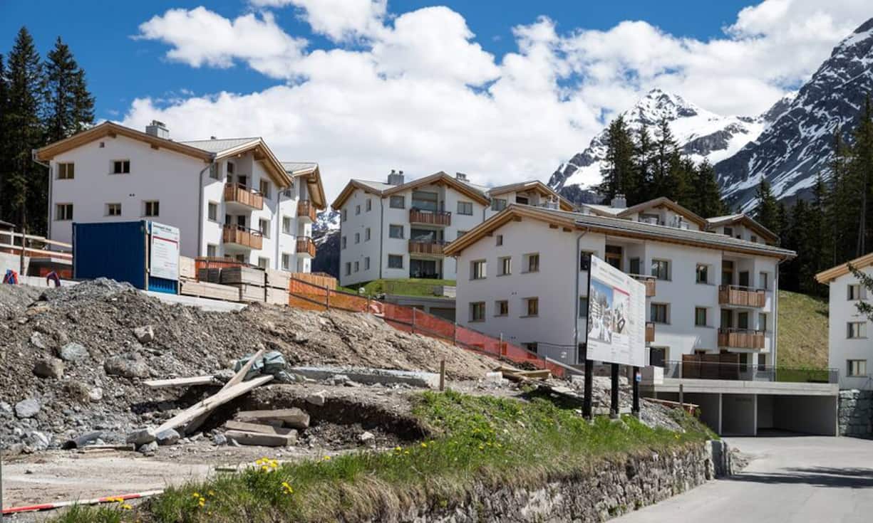 FerienwohnungDas Wochenende in der eigenen Ferienwohnung verbringen zu können, hat seinen Reiz. Doch wie viele Wochenenden und Tage nutzt man eine solche Zweitwohnung wirklich. Meistens zeigt eine Berechnung aller damit verbundenen Kosten, dass für so viel Geld auch Ferien im 4-Sterne-Hotel möglich wären.Bilder: Keystone