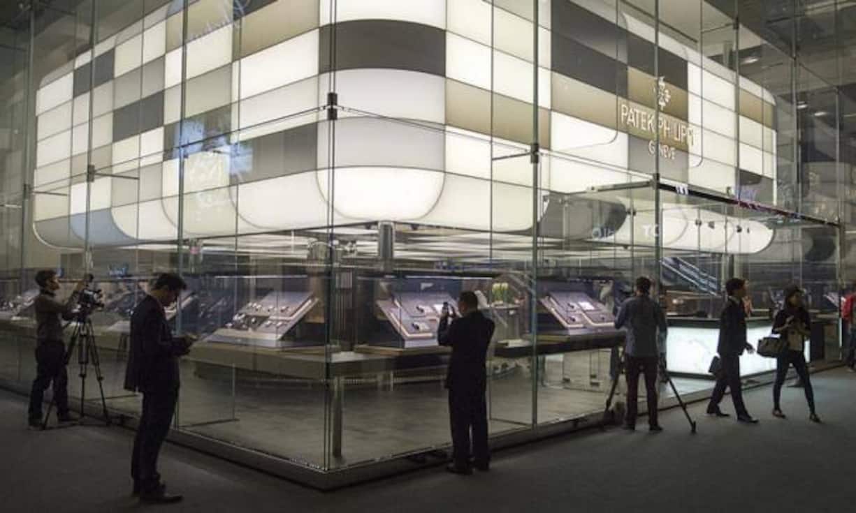 Die Genfer Uhrenmanufaktur Patek Philippe ist mit einem grossen Pavillon vertreten. 175 Jahre jung ist die Luxusmarke. Den Geburtstag feierte die Firma mit Jubiläumsuhren, darunter auch der kompliziertesten Armbanduhr der Welt.