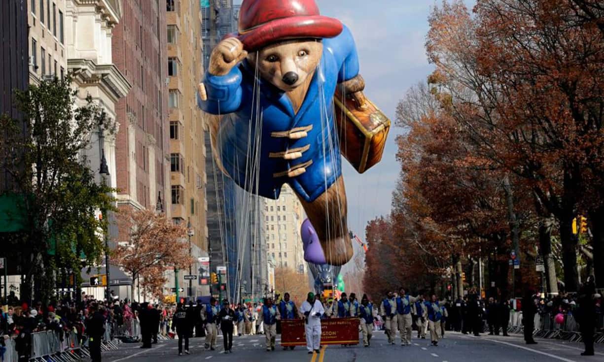 ThanksgivingFür das beliebte Familienfest im November, springen vor allem reiche Amerikaner überall auf der Welt in ihre Privatflieger, um für das lange Wochenende nach Hause zu jetten. Viele verfrachten ihre Lieben auch nach New York, um der berühmten Macy's Thanksgiving Day-Parade beizuwohnen.