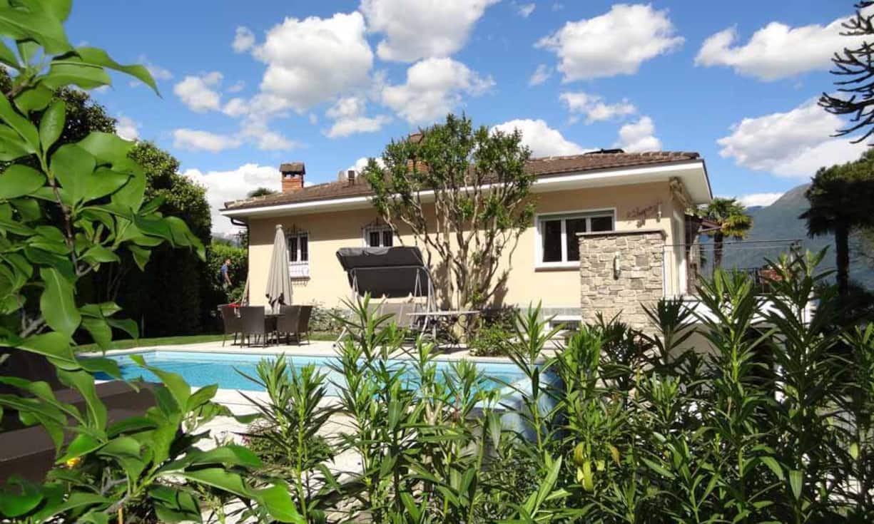 Brissago liegt am Nordufer des Lago Maggiore, südwestlich von Ascona. Den Preis der Liegenschaft erfährt man auf Anfrage.
Quelle und Bilder: Engel & Völkers