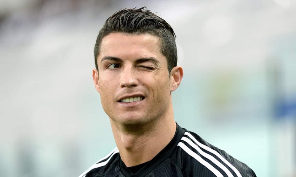 Platz 10: Christiano Ronaldo Der portugisische Fussballspieler eröffnet die Top Ten. Ronaldo verdiente im vergangenen Jahr 79,5 Millionen Dollar. Der Kicker von Real Madrid ist damit der beste Europäer.