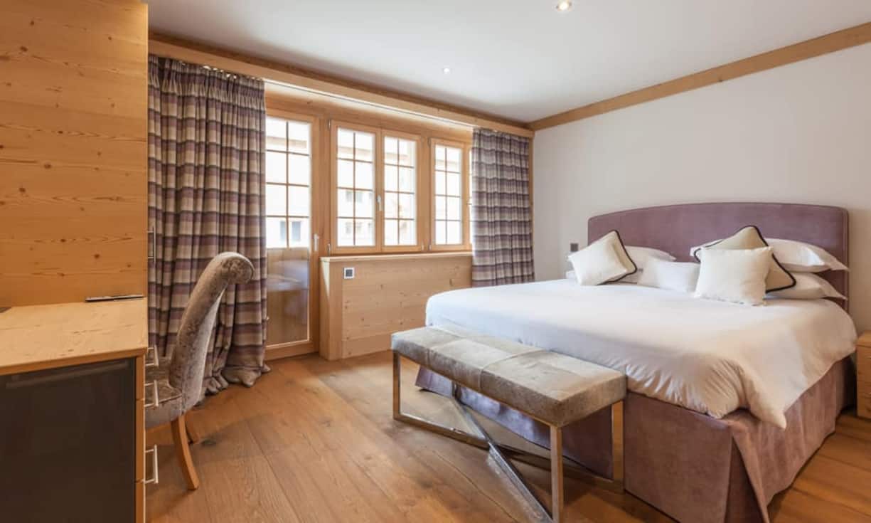 Jedes der sechs Schlafzimmer verfügt über ein En-Suite Badezimmer sowie einem direkten Zugang zur Terrasse oder Balkon.