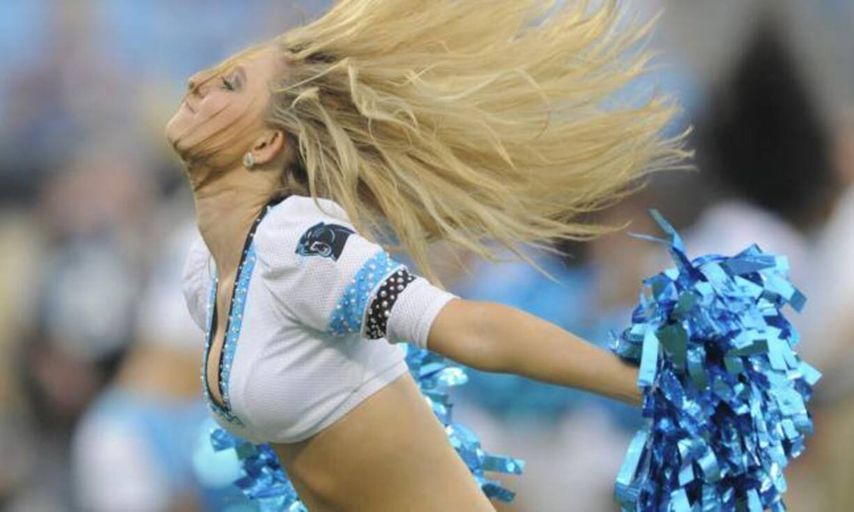 Cheerleading gehört zur amerikanischen Kultur wie Hamburger und Coke. Vor allem aus der NFL sind die Girls mit den bunten Pompons nicht mehr wegzudenken.