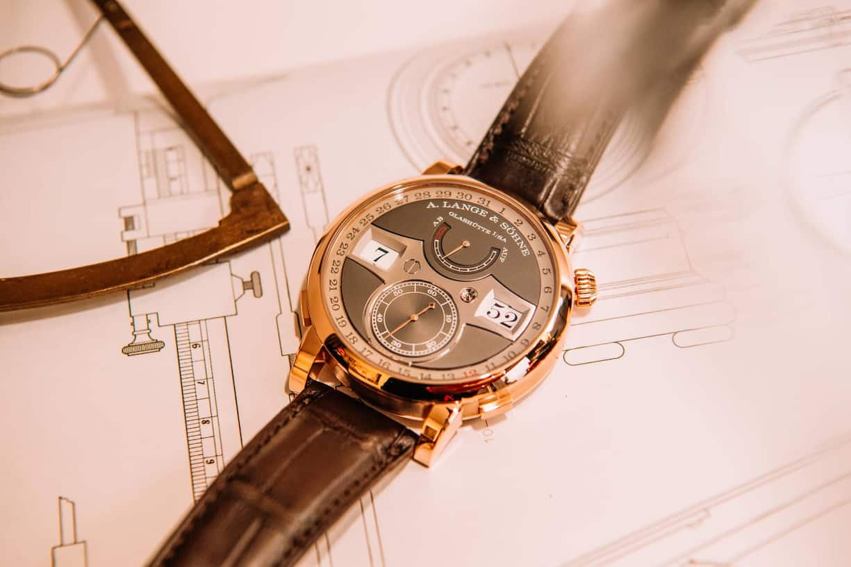 Etwa mit dem Modell Zeitwerk Date.