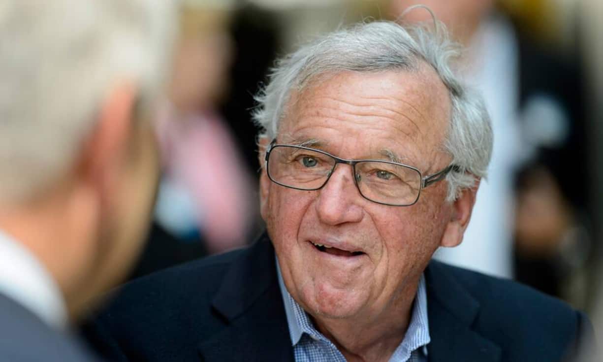 Rang 5: Hansjörg WyssEr steckt Millionen in Demokratieförderung und betätigt sich in der Schweiz als Kunstmäzen, trotzdem wird Hansjörg Wyss reicher und reicher. Das verdankt er vorallem seinem Aktienpaket an Johnson & Johnson, das er seit dem Verkauf von Synthes hält. 13 bis 14 Milliarden Franken Vermögen stehen dieses Jahr zu Buche.Keystone