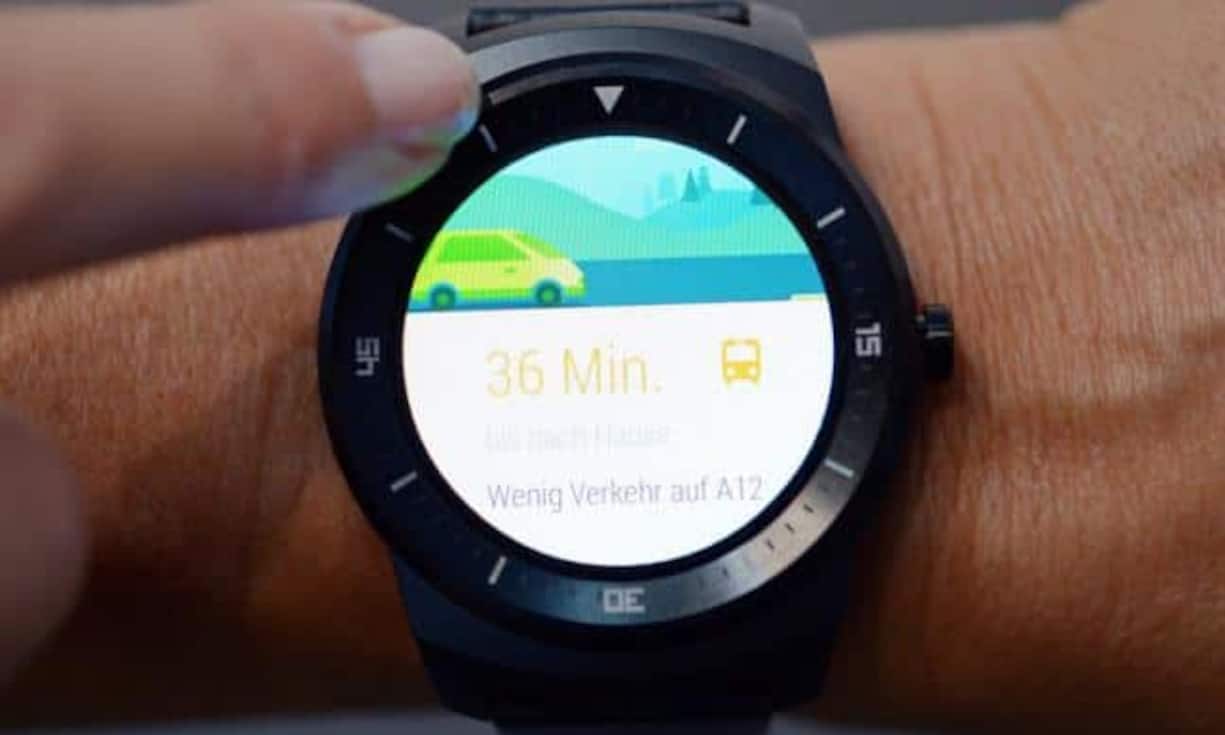 LG präsentiert die G Watch R mit Android Wear. Mit der Smartwatch kann man seine Mails abrufen und Google Now (Suche) nutzen. Der Schrittzähler erweitert die Funktionspalette der Uhr. Keystone