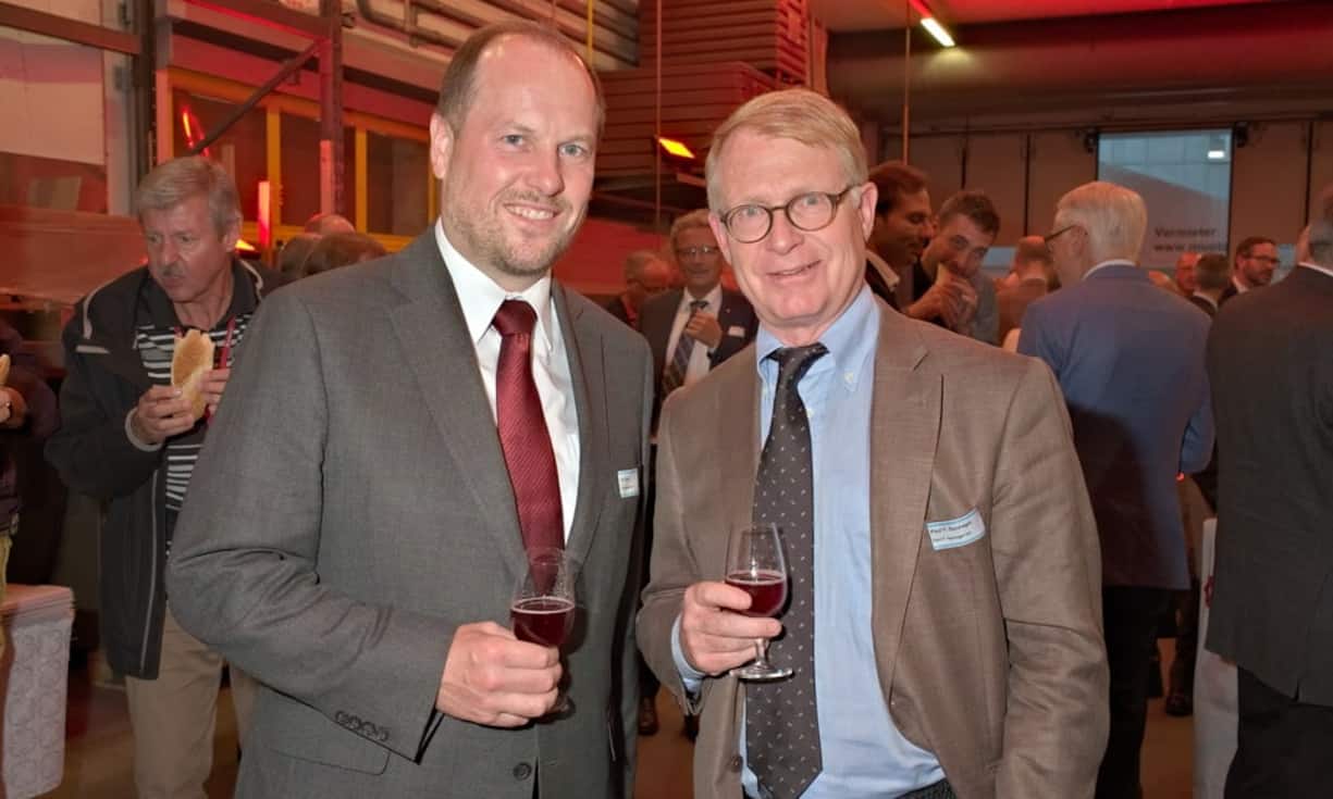 Carl Ziegler, CEO, T-Link Management AG;
Paul F. Sponagel, Verwaltungsratspräsident, Paul F. Sponagel AG