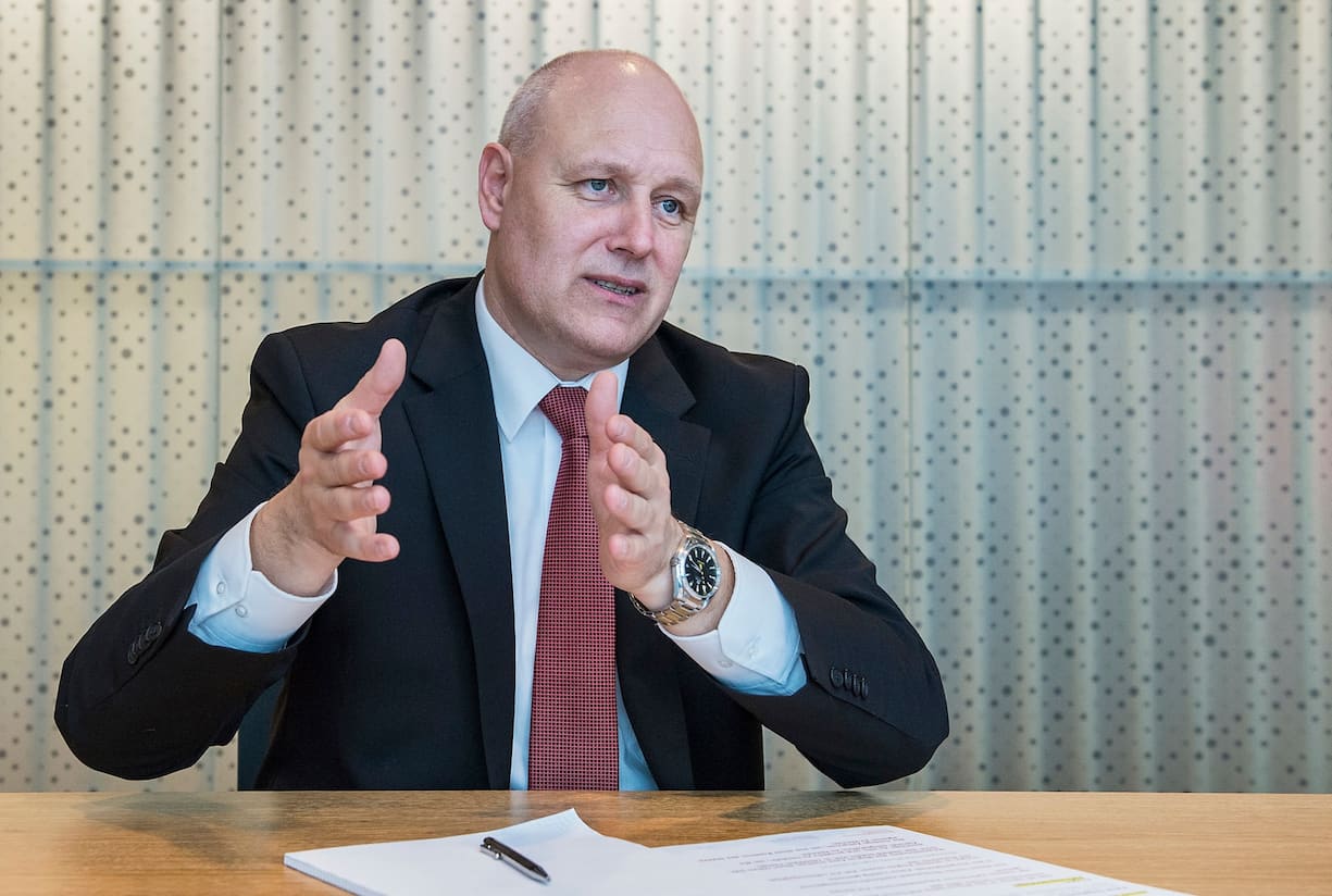 Wirtschaft, Migros Aare, Welle7:	Interview mit Anton GÃ¤umann, Chef Migros Aare. Stefan Anderegg