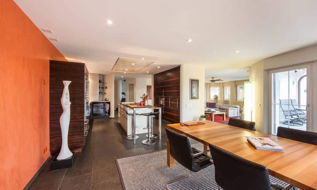 Der Wohn- und Essbereich wurde offen gestaltet und bietet viele Möglichkeiten, den Raum einzurichten.