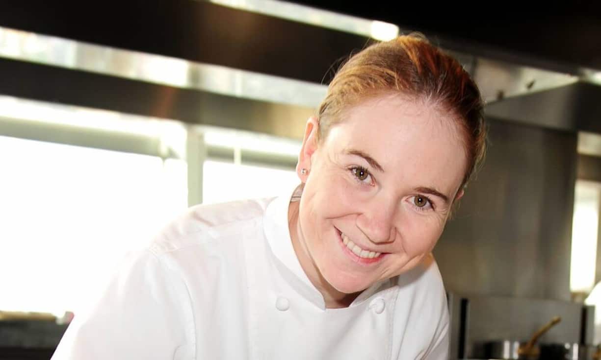 Die einzige Schweizerin unter den weltweiten Starköchen, Nadine Wächter-Moreno, wechselte einst vom beschaulichen Restaurant Schöngrün im Zentrum Paul Klee in Bern ins Boutiquehotel Longitude 131 beim Ayers Rock in der australischen Wüste. 2008 holte dann die Hyatt-Gruppe sie ins «Park Hyatt» in Tokio, wo sie zwei Jahre später zur Chefköchin ernannt und für alle vier Hotelrestaurants verantwortlich gemacht wurde. 2013 schickte Hyatt sie nach Mexiko ins «Grand Hyatt Playa del Carmen».