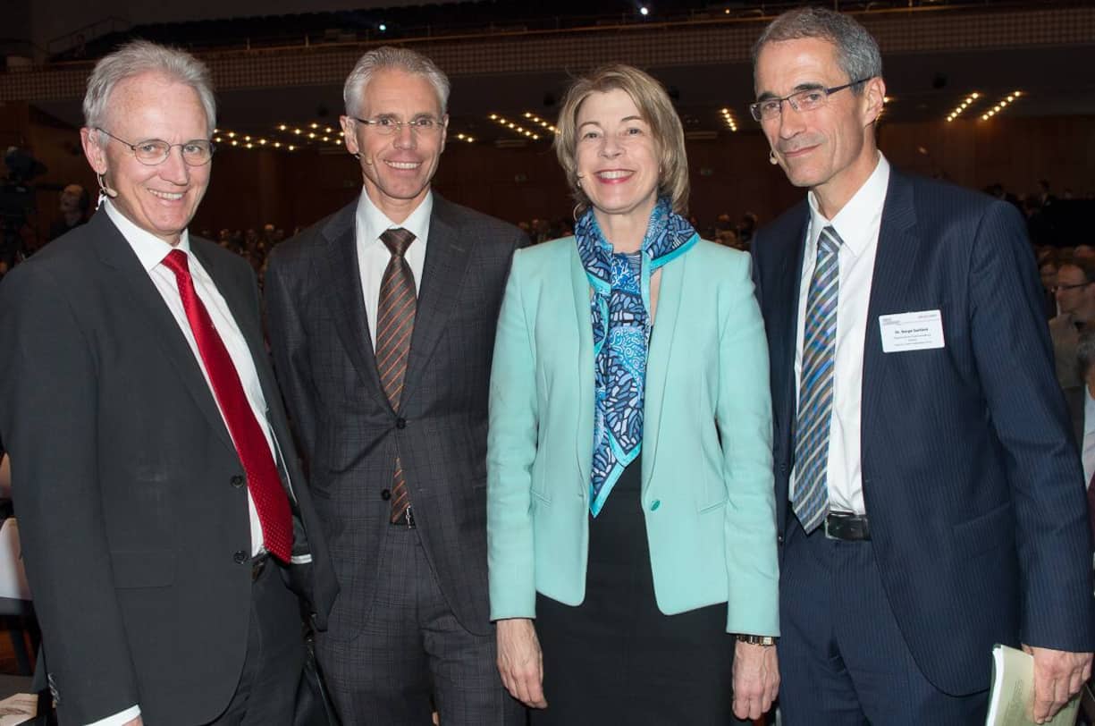 Hans-Ulrich Bigler, Direktor, Schweizerischer Gewerbeverband sgv; Bruno Sauter, Amtschef, Amt für Wirtschaft und Arbeit des Kantons Zürich; Barbara Kux, Mitglied des orstands, Siemens AG; Serge Gaillard, Direktor, Eidgenössische Finanzverwaltung