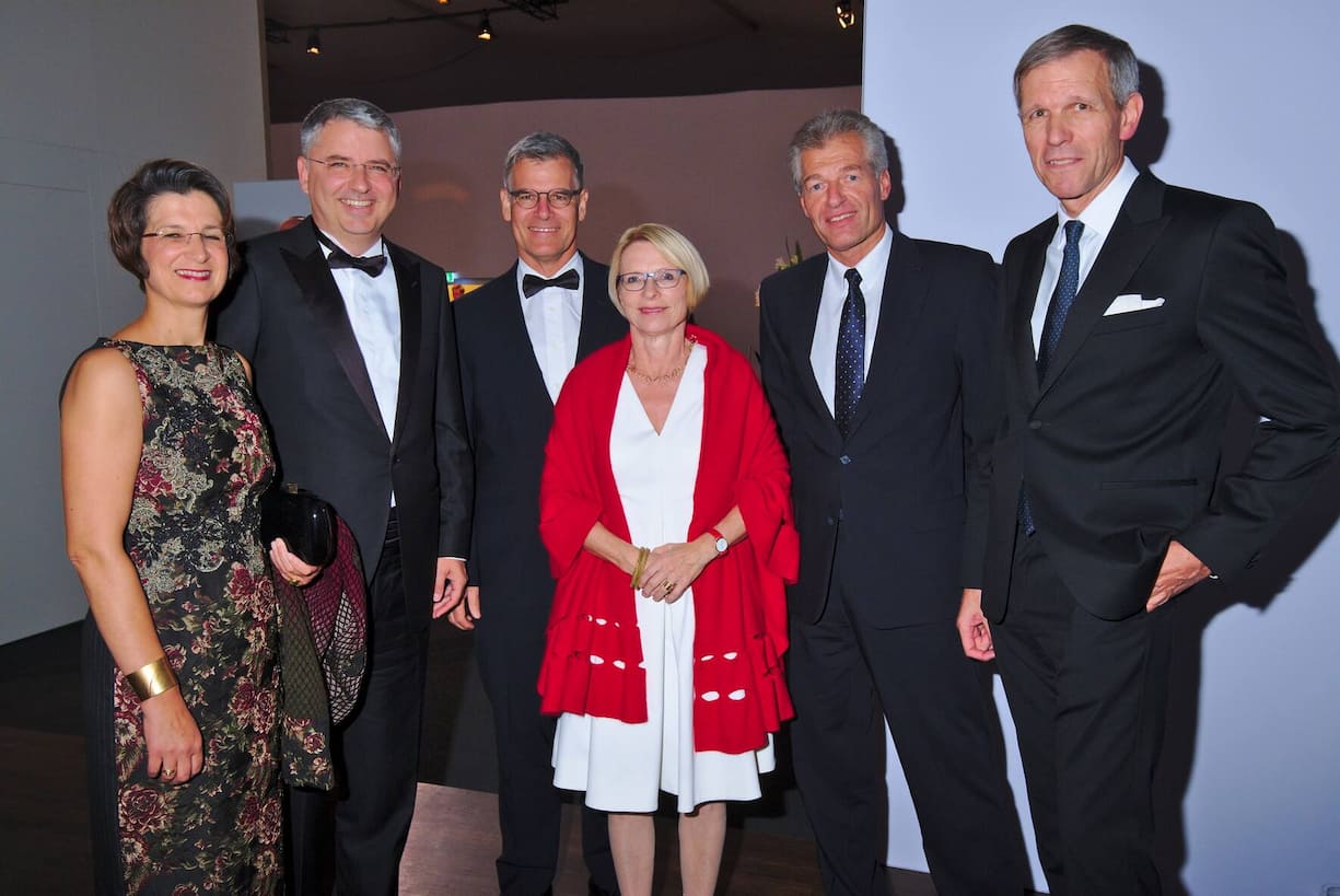 Ingeborg Schwan;Severin Schwan, CEO, Roche;Donat Agosti;Livia Leu, SECO, Delegierte des Bundesrates fÃ¼r HandelsvertrÃ¤ge;Heinz Karrer, PrÃ¤sident, economiesuisse;Calvin Grieder, PrÃ¤sident, BÃ¼hler Uzwil