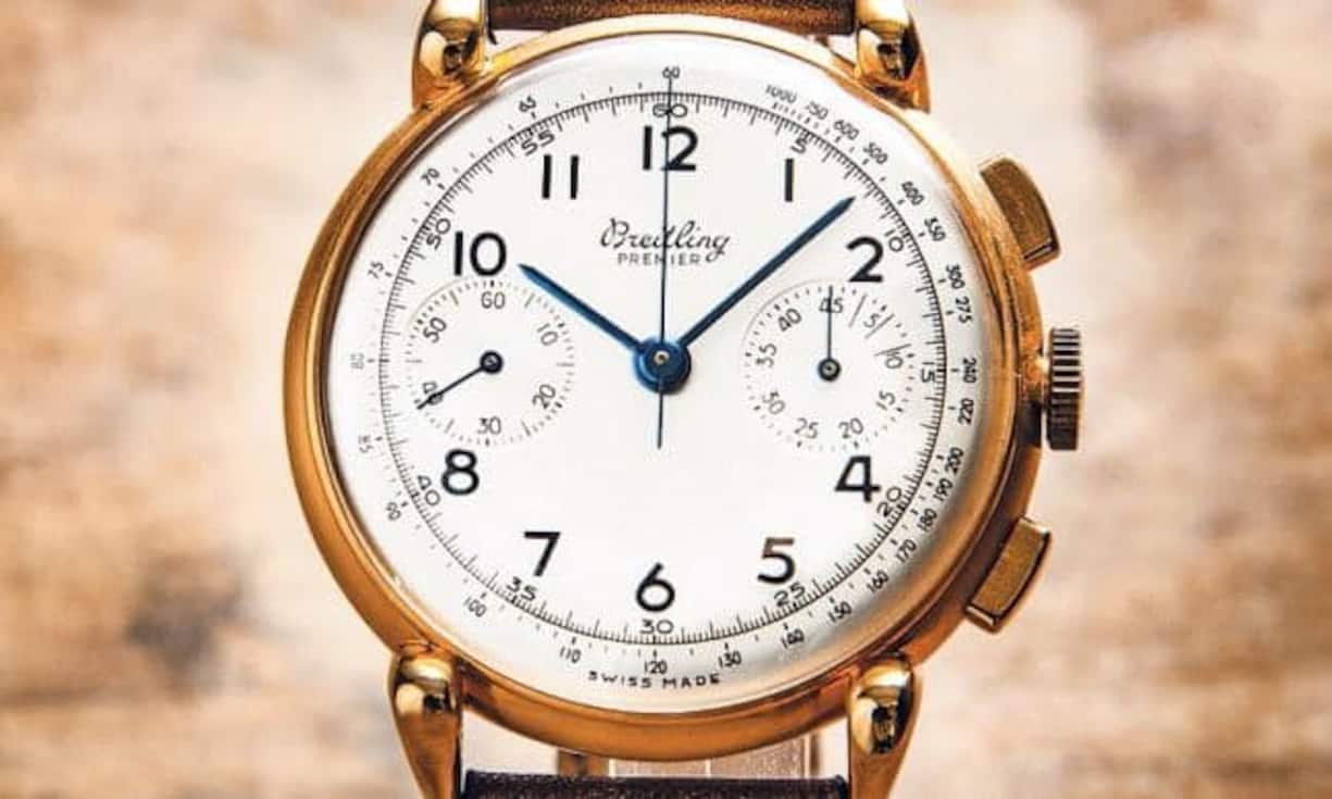 Breitling 1950: Chronograph Premier (Ref. 797) 
Schaltrad- Stoppuhr mit Handaufzugwerk (Kaliber 14) und mit Tachymeter-Anzeige. Gehäuse in 18-Karat- Rotgold. Durchmesser 36 Millimeter. Zwei rechteckige Chronographen-Drücker. Versilbertes Zifferblatt mit schwarz emaillierten, arabischen Stundenindikatoren. Bei der 3 ein 45-Minuten-Chronographen- Register mit 3-Minuten-Telefon-Einheiten. Gebläute Stahlzeiger. Preis: 15 800 Franken Bilder: Tina Sturzenegger
