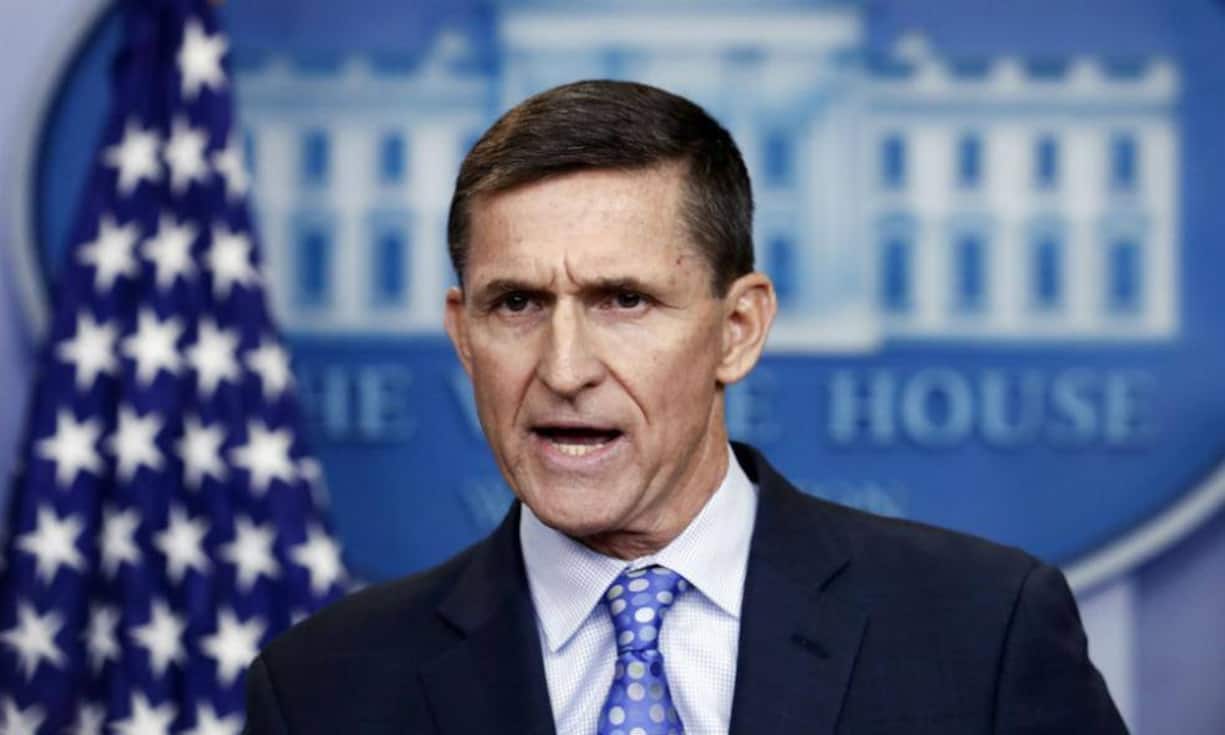 Der Rücktritt von Michal Flynn war der erste traurige Höhepunkt der Russland-Affäre. Dem Nationalen Sicherheitsberater werden im Februar nach nur dreieinhalbwöchiger Amtszeit seine dubiosen Kontakte in das Land zum Verhängnis. Ans Licht kam, dass Flynn im Dezember entgegen seiner Darstellung mit dem Diplomaten über die gegen Russland verhängten Sanktionen gesprochen hatte. Der Sicherheitsberater trat auf Aufforderung des Präsidenten zurück.