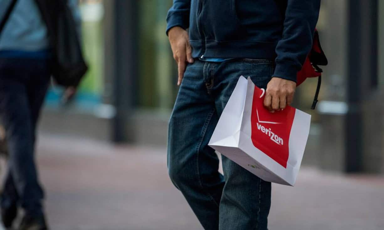 Platz sieben geht an Verizon. Der US-Telekomkonzern kletterte um vier Plätzer rauf und ist mit einem Markenwert von 86,01 Milliarden Dollar der erste Neueinsteiger in die Top Ten.