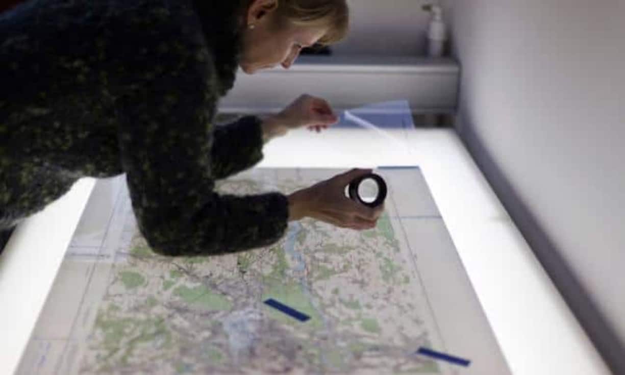 Kartografen und Vermessungsingenieure leben ebenfalls unsicher.
Automatisierungswahrscheinlichkeit: 63 Prozent.