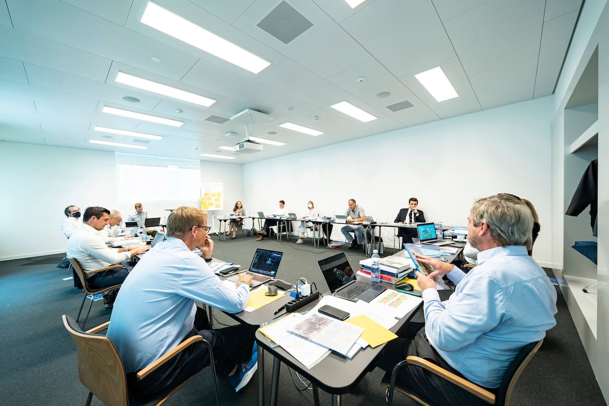 geschäftsbericht rating 2021, jurierung endrunde GB-Rating finale Runde der Jurierung, im Six Convention Center ZÃ¼rich