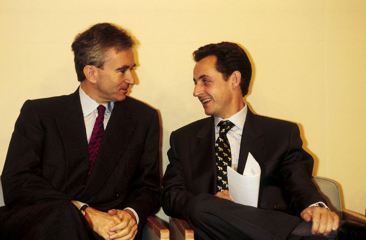 FRANCE - OCTOBER 19:  Bernard Arnault And Nicolas Sarkozy At 'Woman Of The Year 94' Prize On October 19th, 1994.  (Photo by Alexis DUCLOS/Gamma-Rapho via Getty Images)