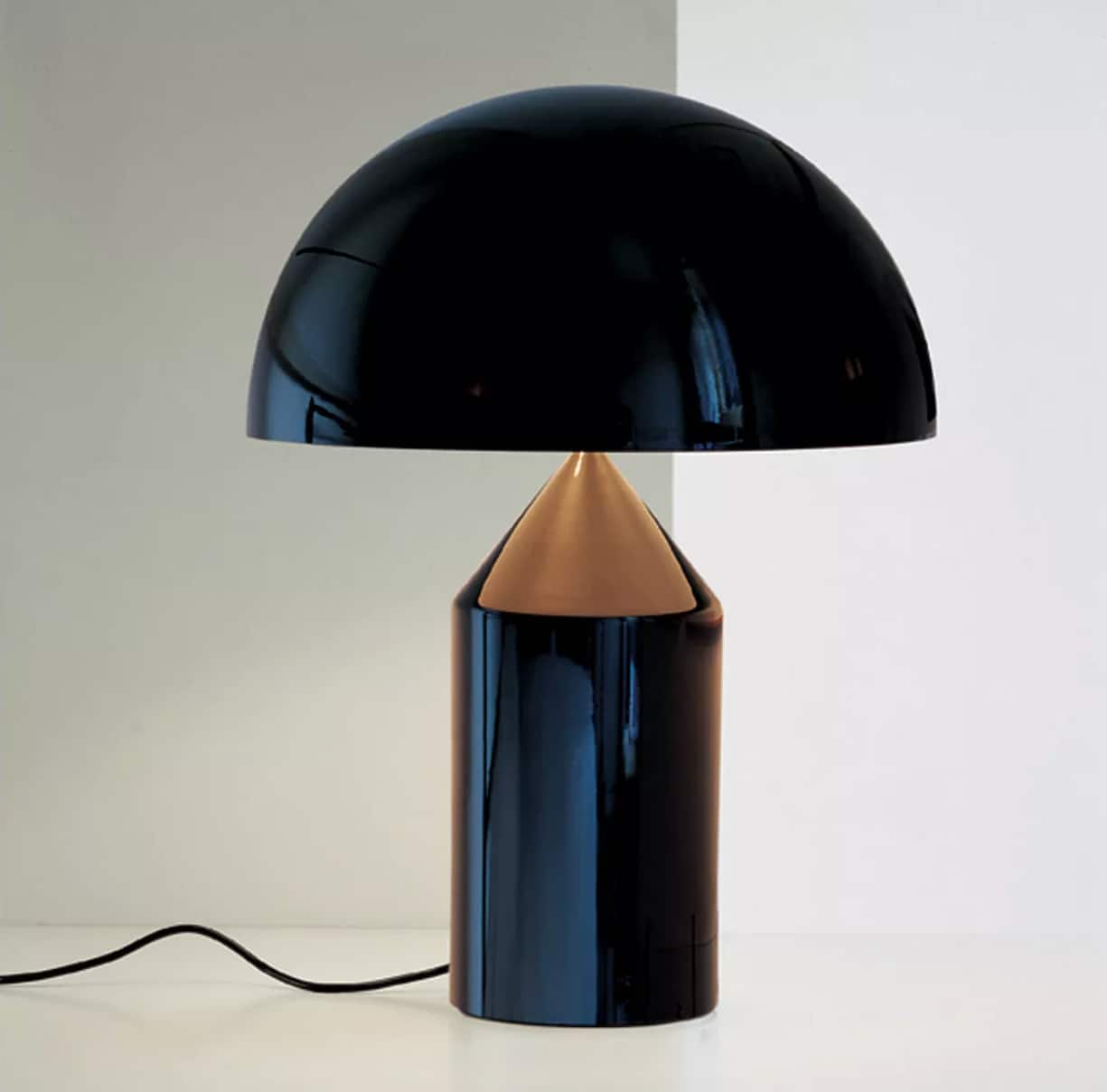 Oluce Table Light1.png