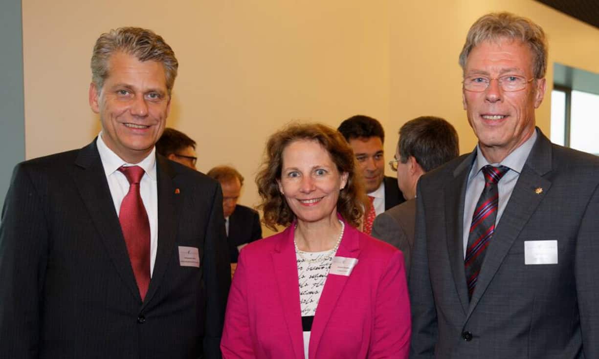 v.l.n.r. Harry Hohmeister; CEO Swiss International Air Lines AG, Gadient Brigitta M.;Nationalrätin - Kanton Graubünden, Paul Kurrus, Präsident AEROSUISSE.