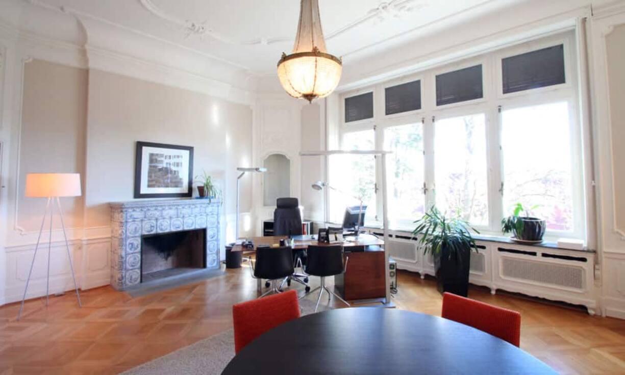 Das stilgerecht restaurierte Anwesen liegt in einem der renommiertesten Wohngebiete von Zürich und kann...