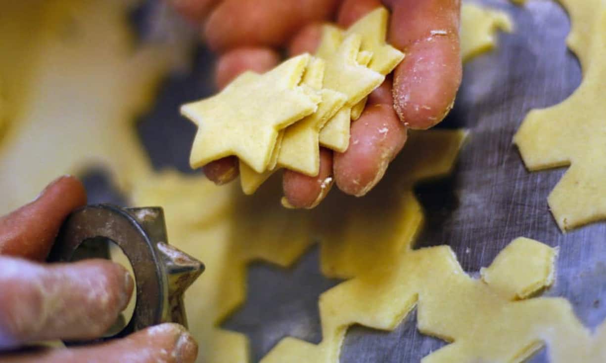 Evernote: Kurse fürs TeambuildingBei Evernote wird Zusammenhalt grossgeschrieben. Deshalb fördert das Unternehmen den Kontakt zwischen Kollegen durch Teamevents, beispielsweise Backkurse.