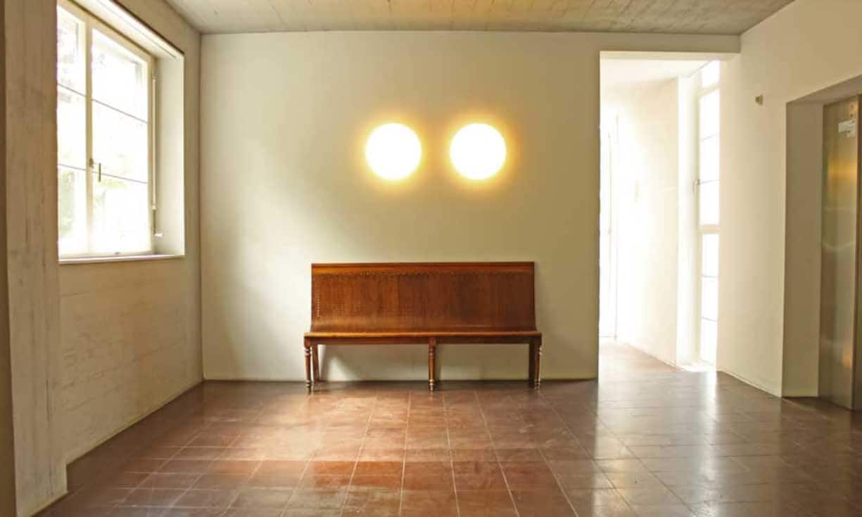 Das heutige Wohnhaus mit insgesamt 10 Parteien befindet sich in der Zürcher Enge. Die Zürcher Innenstadt sowie der Zürichsee sind in Gehdistanz erreichbar. 
Quelle und Bilder: Engel & Völkers