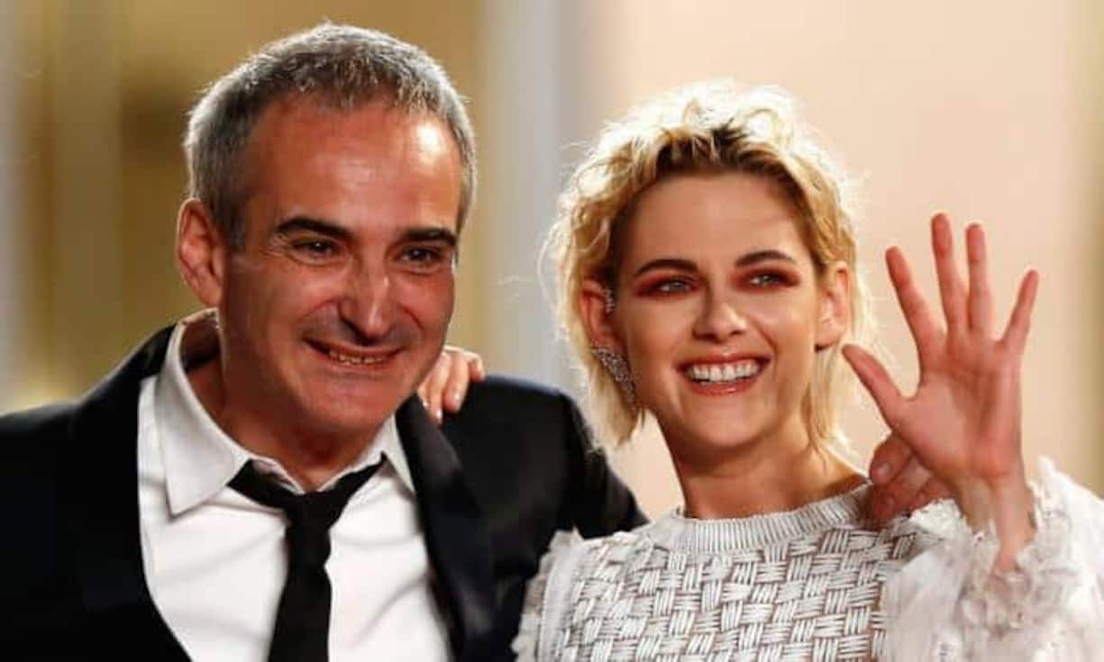 Den Schlusspunkt unter das diesjährige Filmfestival setzt der Film «Personal Shopper». Der Regisseur Olivier Assayas – im Bild mit der Darstellerin seines Films Kristen Stewart – bekommt in Zürich den «A Tribute to...»-Award. Als Retrospektive werden zwölf Filme des Meisters gezeigt.Bilder: Keystone