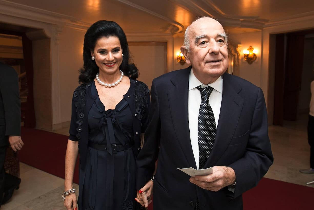 SÃO PAULO, SP, BRASIL, 26-05-2014: O banqueiro Joseph Safra com a mulher e empresÃ¡ria, Vicky, durante a apresentaÃ§Ã£o da Ã³pera "Carmen" no Theatro Municipal, em SÃ£o Paulo (SP). (Foto: Bruno Poletti/Folhapress)