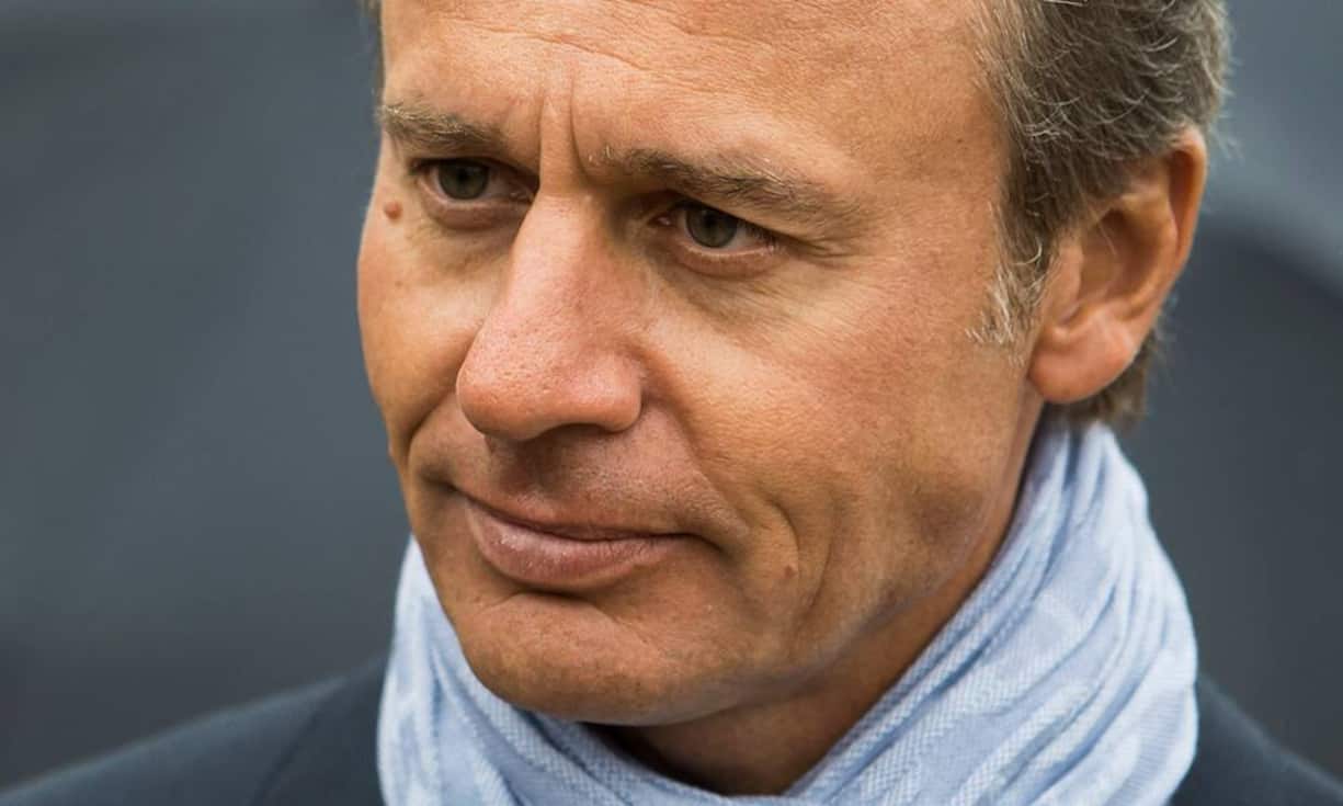 Schweiz: 24'893 Dollar pro PersonErnesto Bertarelli ist mit 15 Milliarden Dollar Vermögen der reichste Mann der Schweiz. 87'475 Dollar pro Kopf beträgt das BIP.