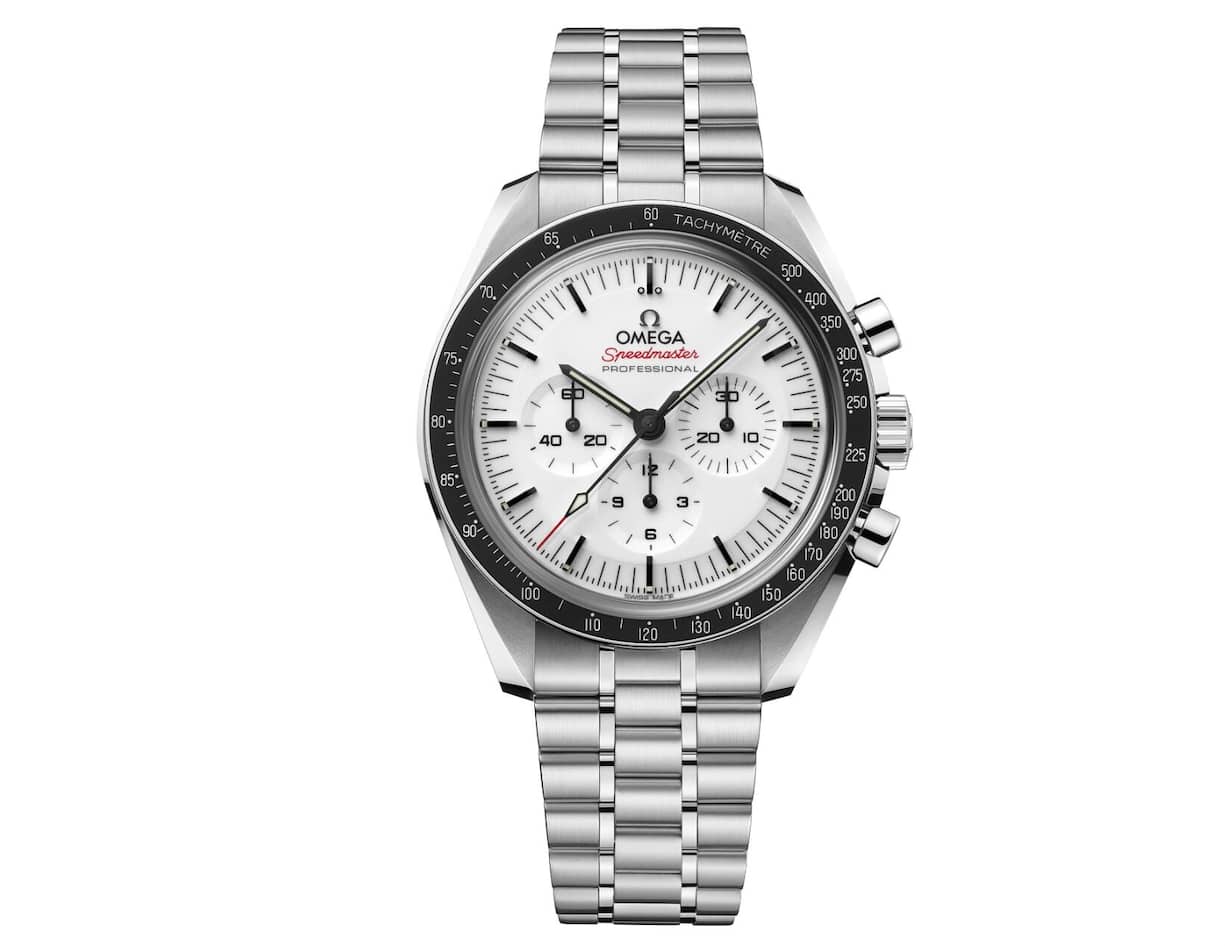 Omega Speedmaster Professional Die Moonwatch im 42-mm-Stahl­gehäuse mit weissem Zifferblatt ist das neue und bislang hellste Kapitel in der Legende ohne Ende. 7700 Fr.