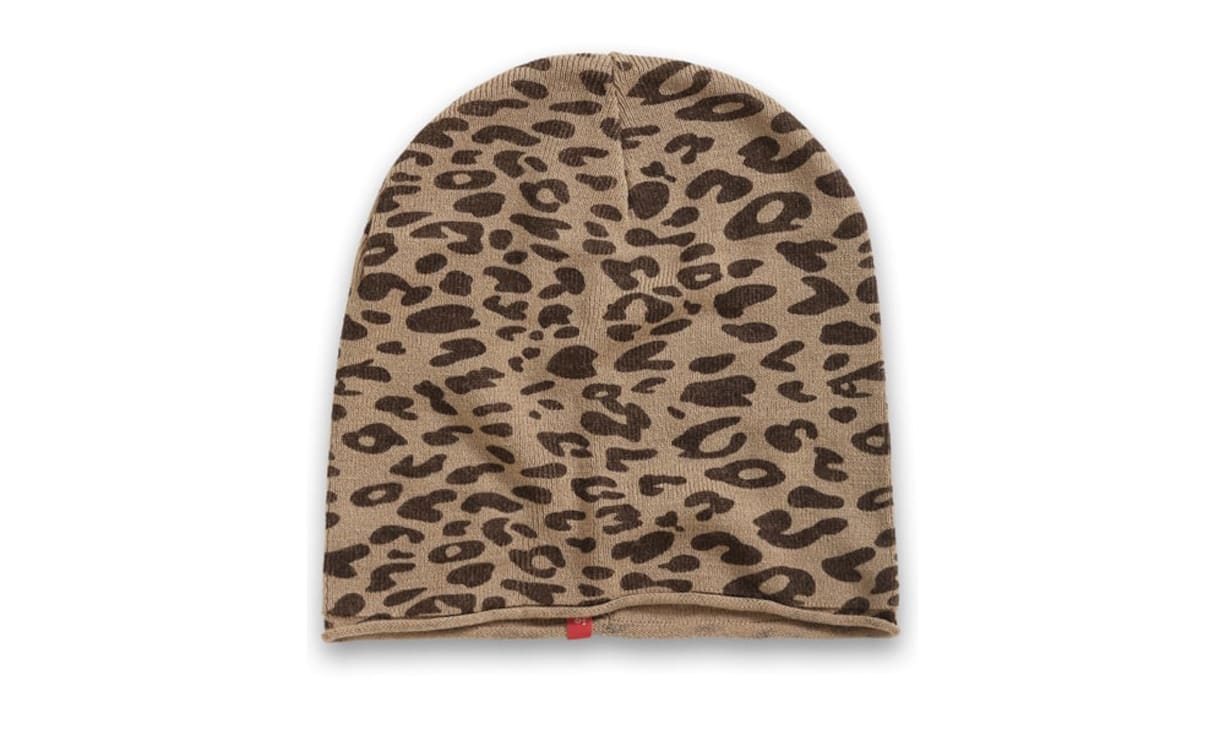 Modisch: Esprit (Frau)Der Animal-Print ist in dieser Saison Trend. Diese runde Mütze in Oversized-Form hat eine gerollte Saumkante mit edc Loopabel-Applikation, und ist in zwei weiteren Farbvariationen erhältlich. Preis 25.90 Franken