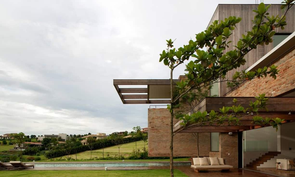 … dem Besitzer rund 1000 Quadratmeter Wohnfläche, Pools und…