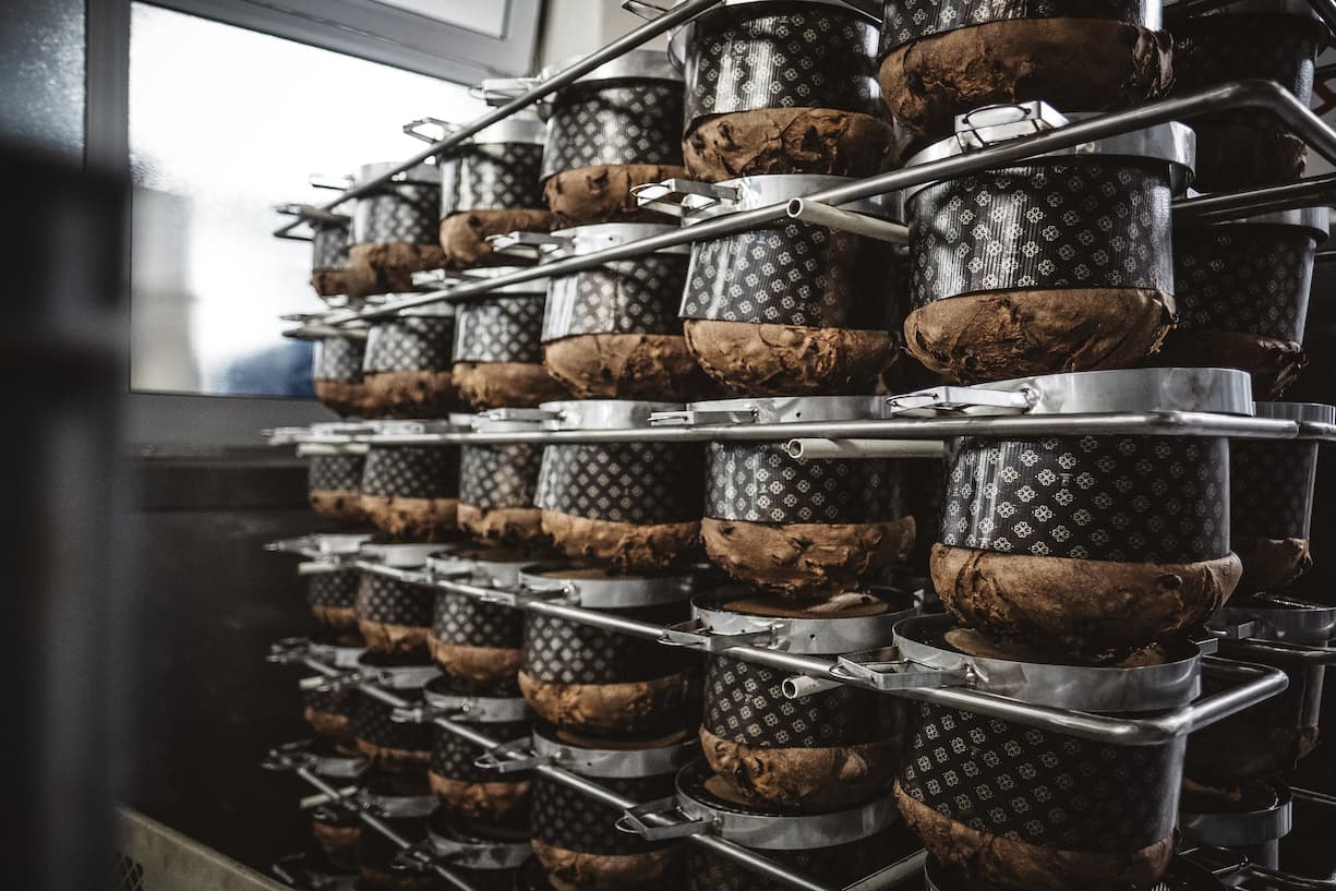 Fast schon fertige Panettone