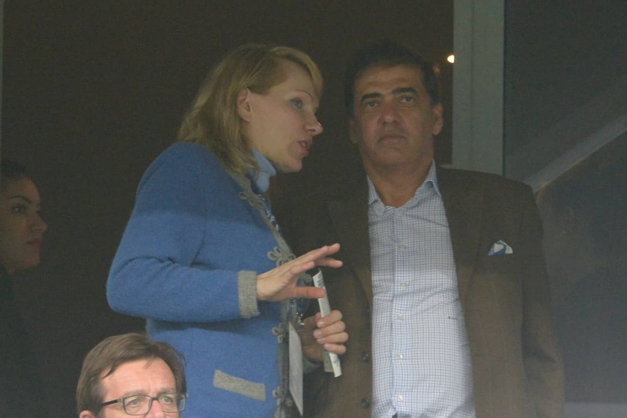 Marseille's owner Margarita Louis-Dreyfus with Moroccan billionaire Mehdi El Glaoui during the French Cup 2016 final match between Paris Saint-Germain and Olympique de Marseille at Stade de France in Paris, France on May 21, 2016. PSG won 4-2. Photo by Henri Szwarc/ABACAPRESS.COM  | 548084_041 Paris France (FOTO: DUKAS/ABACA)