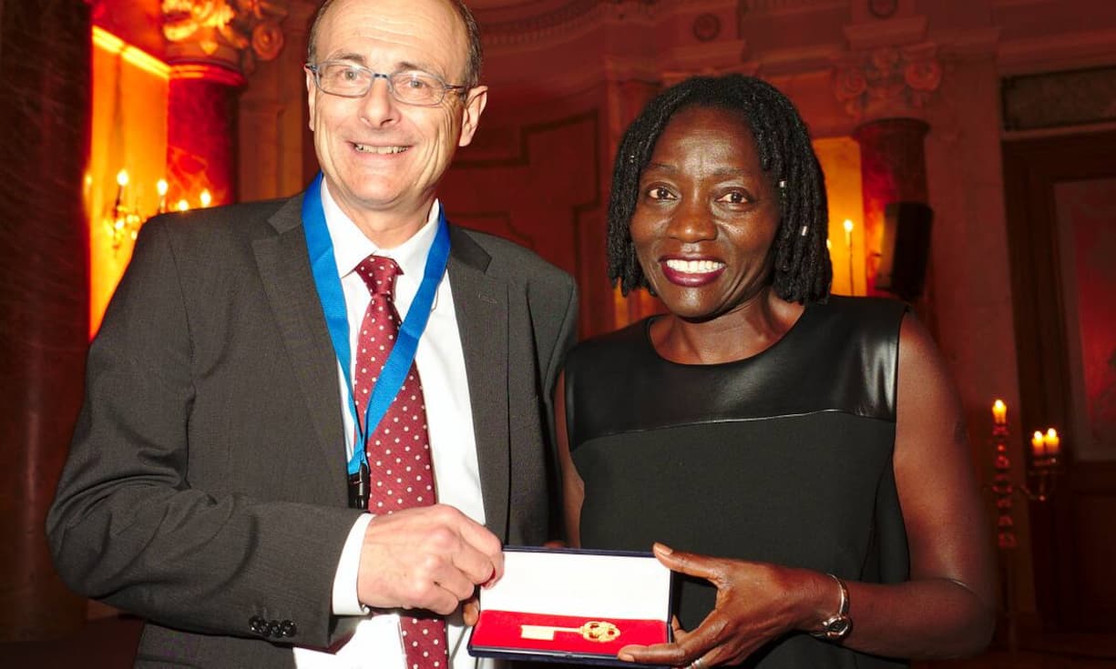 Urs Graf, Gemeindepräsident, Interlaken;
Auma Obama, Rednerin, Gründerin Sauti Kuu Foundation