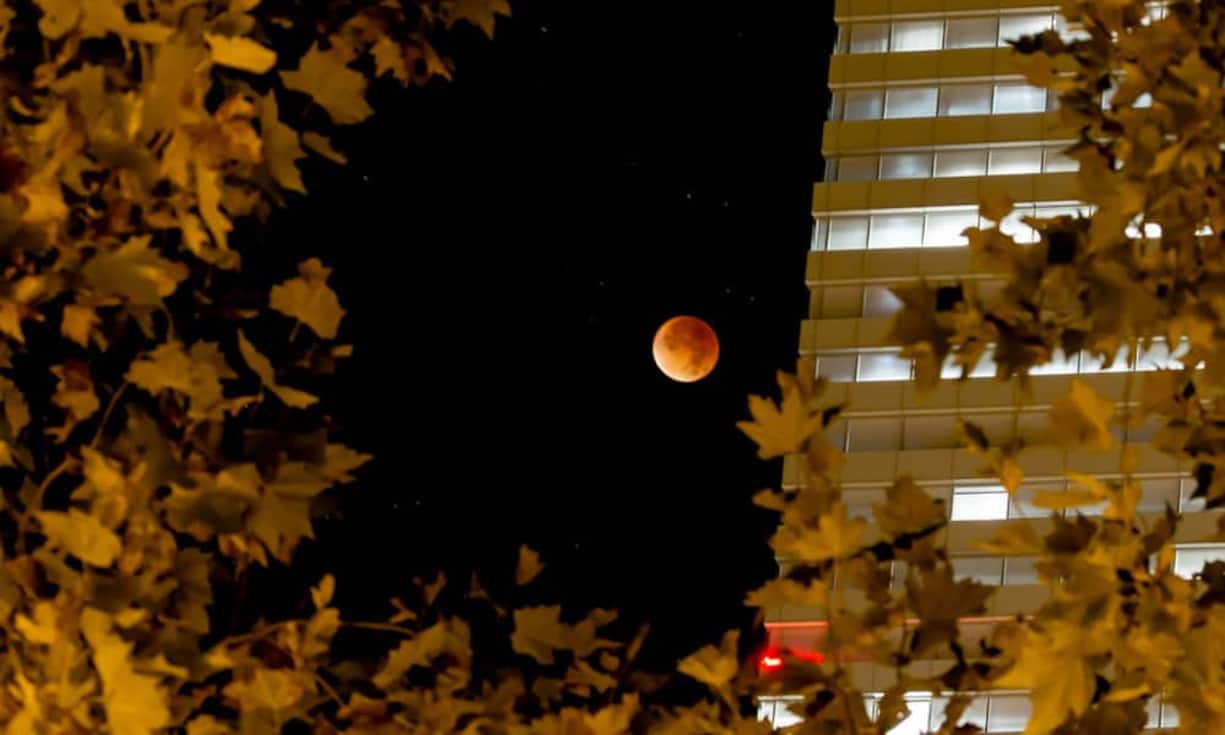 Das Blutmond-Phänomen war auch in der Schweiz gut zu sehen ...