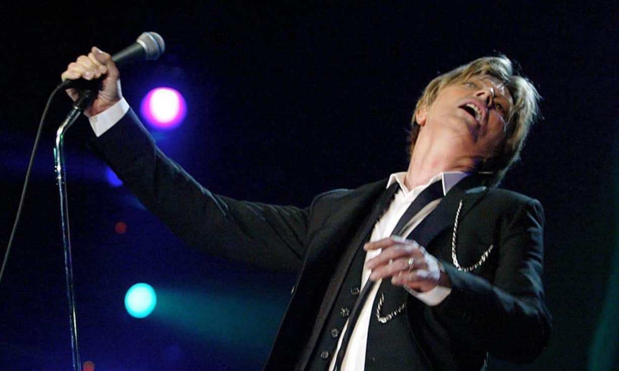 Um sein Vermögen ranken sich viele Mythen. Die Schätzungen reichen von 100 Millionen bis knapp 1 Milliarde Dollar: Bereits 1997 schätzte ein Musikmagazin, Bowie sei über 900 Millionen Dollar schwer.