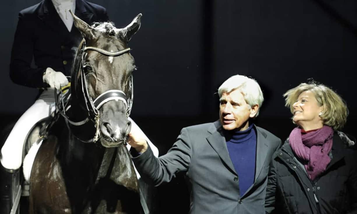 Im Jahr 2010 hatten Paul Schockemöhle und Ann-Kathrin Linsenhoff den Hengst für geschätzte zehn Millionen Euro aus Holland nach Deutschland geholt.