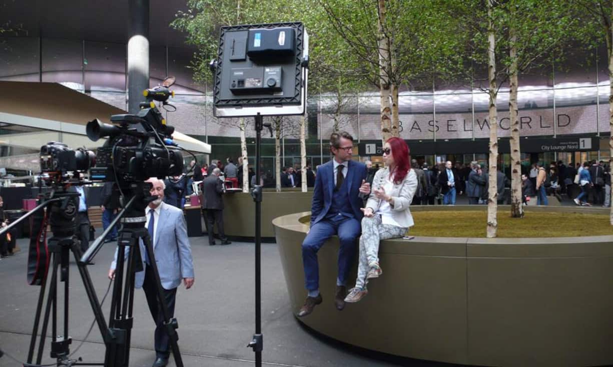 Pressetermin vor dem Haupteingang.Gabriel Knupfer