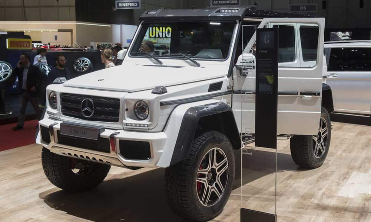 Mercedes Class G 500
Der «G» in der G Klasse bei Mercedes steht für Geländewagen. Seit 1979 produziert hat sich das Fahrzeug in seiner Grundform kaum verändert.