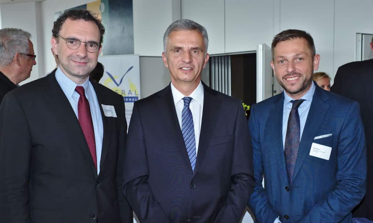 Juli Minoves, Präsident, Liberal International;
Didier Burkhalter, Bundesrat;
Emil Kirjas, General Secretary, Liberal International