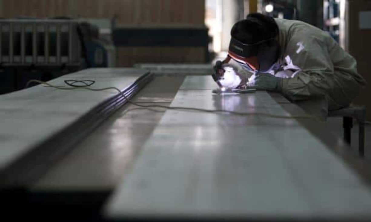 Ausserdem bleibt dem Grossaktionär von Sulzer und OC Oerlikon ein Vermögen von fast 15 Milliarden Dollar. Er bleibt zweitreichster Russe.