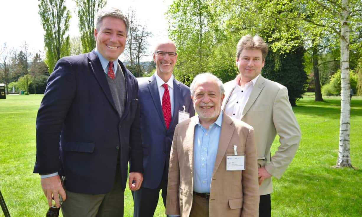 Daniel J. Mitchell, Cato Institute;
Michael D. Tanner, Cato Institute;
Robert B. Reich, University of California, Berkeley;
Reiner Eichenberger, Ökonom, Universität Fribourg