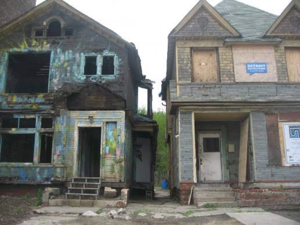 Bei vielen Ruinen herrscht akute Einsturzgefahr.
basic_sounds/flickr/CC