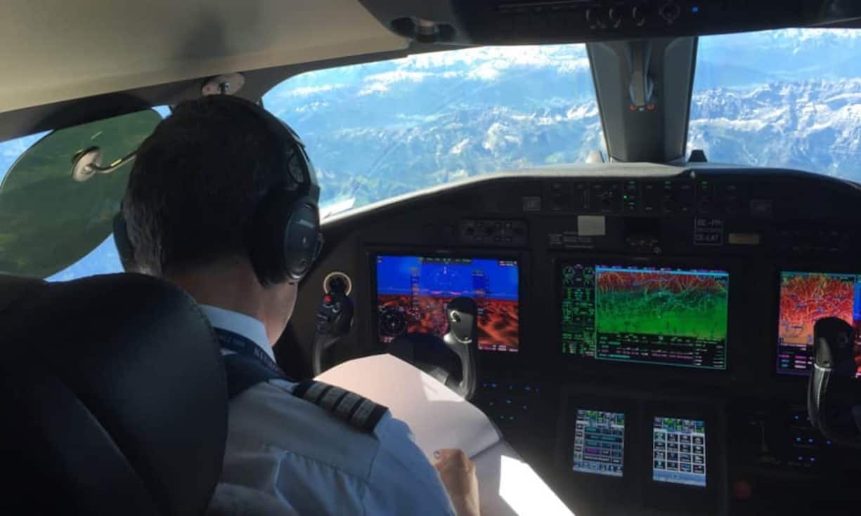 Die Piloten brauchen während dem Reiseflug kaum einzugreifen. So bleibt Zeit für den Papierkram.