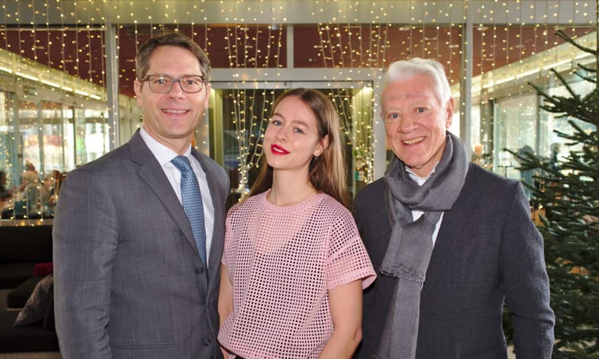 Zwei Generationen Jaegers;
Stefan Jaeger, CEO, Wolfsberg;
Anna-Thea Jaeger;
Franz Jaeger, Professor und Alt Nationalrat