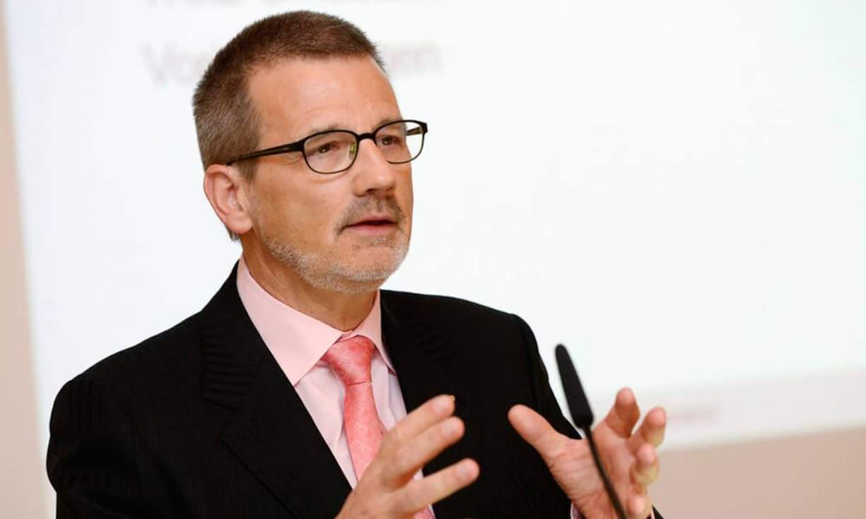 Bucher Industries/ NiederweningenGründungsjahr: 1807Branche: MaschinenherstellerFamilienpatron: Rudolf Hauser (Vertreter der Kernaktionärsgruppe)Chef: Philip Mosimann (Bild)Umsatz 2014: 2,5 Milliarden FrankenGewinn 2014: 189,7 Millionen FrankenMitarbeiter 2014: 11'000