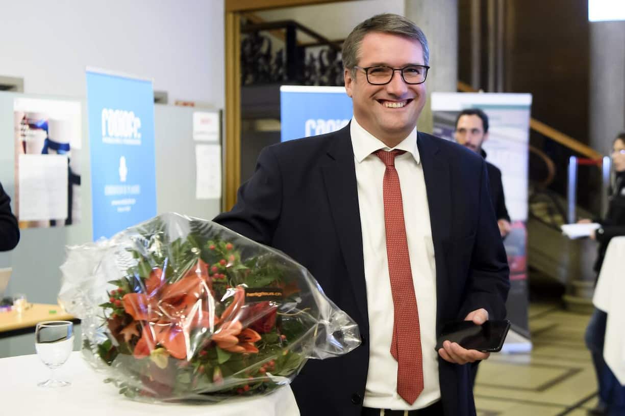 Christian Levrat, candidat PS au Conseil des Etats, centre, est photographie lors de la journee des resultats du second tour des elections au Conseil des Etats, ce dimanche, 10 novembre 2019 a Fribourg. (KEYSTONE/Anthony Anex)