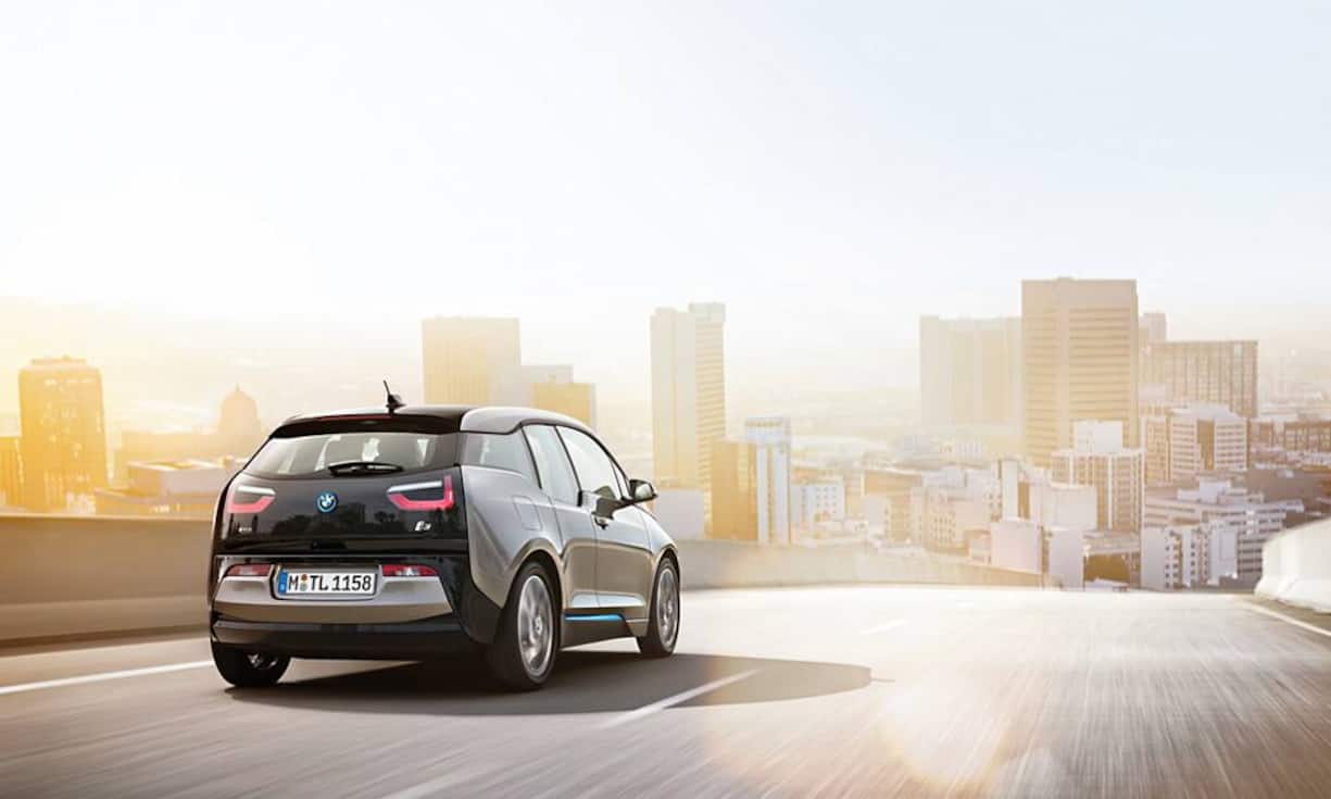 Elektroautos sind zwar umweltfreundlich gehen aber meist mit einer aufwendigen Werbekampagne einher. (Bilder: Keystone/ZVG)